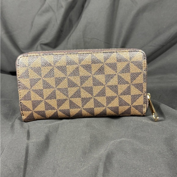 NON BRANDED Light & Dark Brown Zip-around Wallet with Triangular Pattern - NEW - Picture 2 of 9